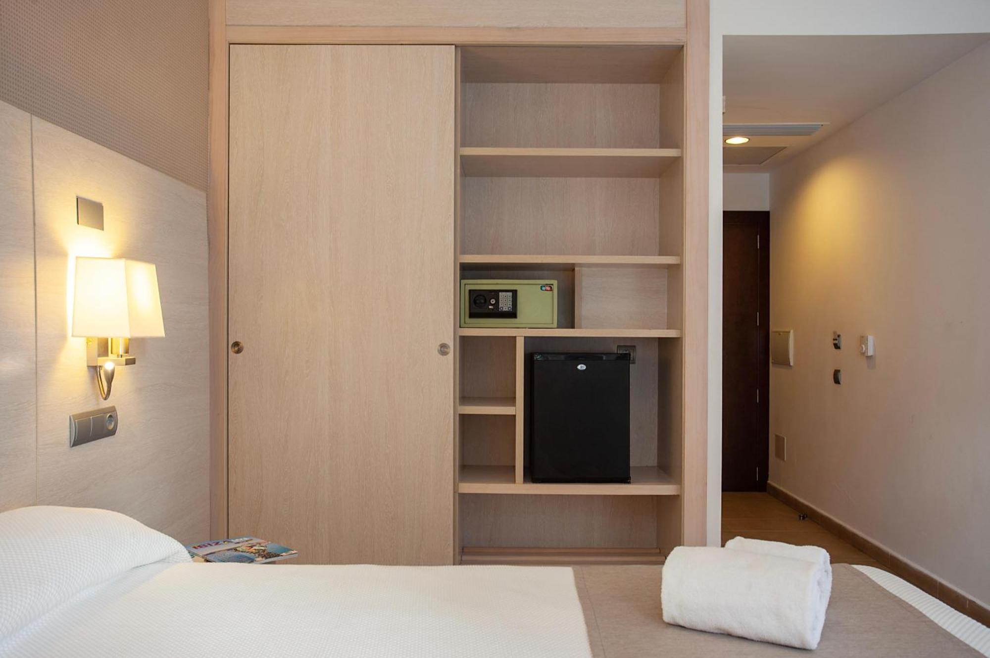 Hotel Puchet Ibiza Sant Antoni de Portmany Dış mekan fotoğraf