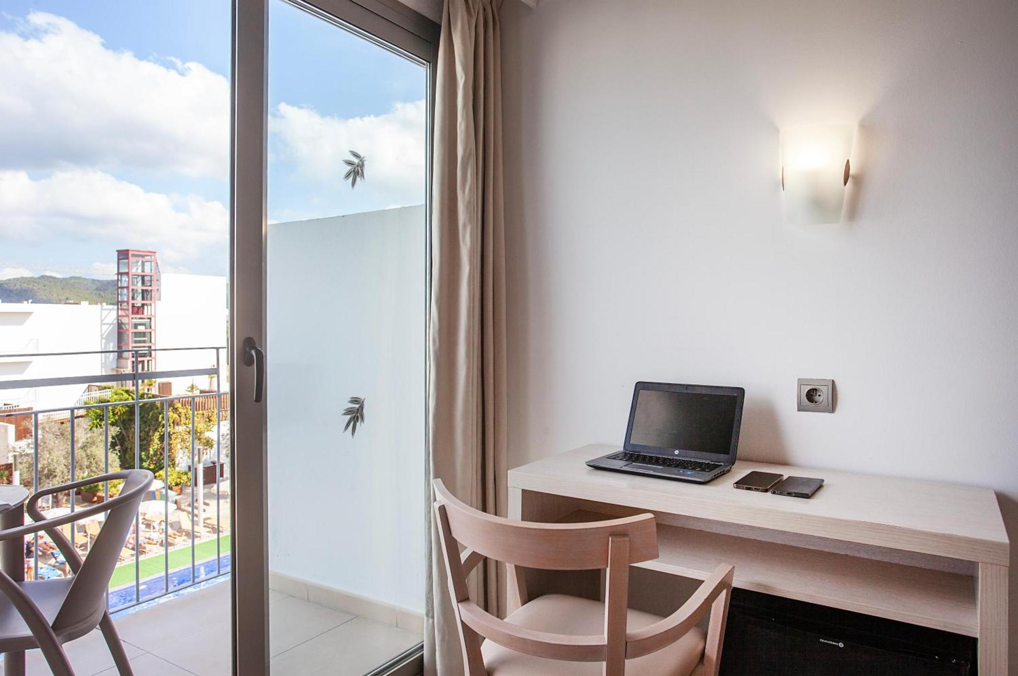 Hotel Puchet Ibiza Sant Antoni de Portmany Dış mekan fotoğraf