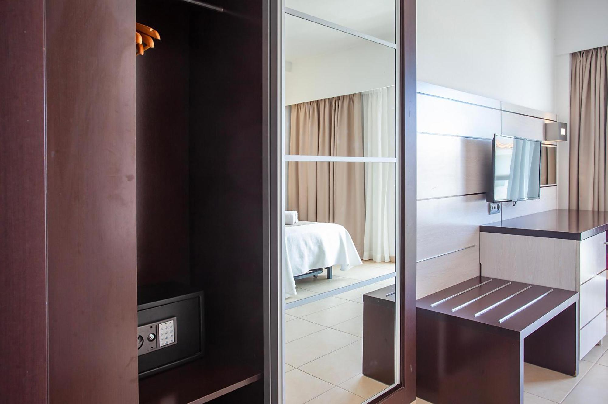 Hotel Puchet Ibiza Sant Antoni de Portmany Dış mekan fotoğraf